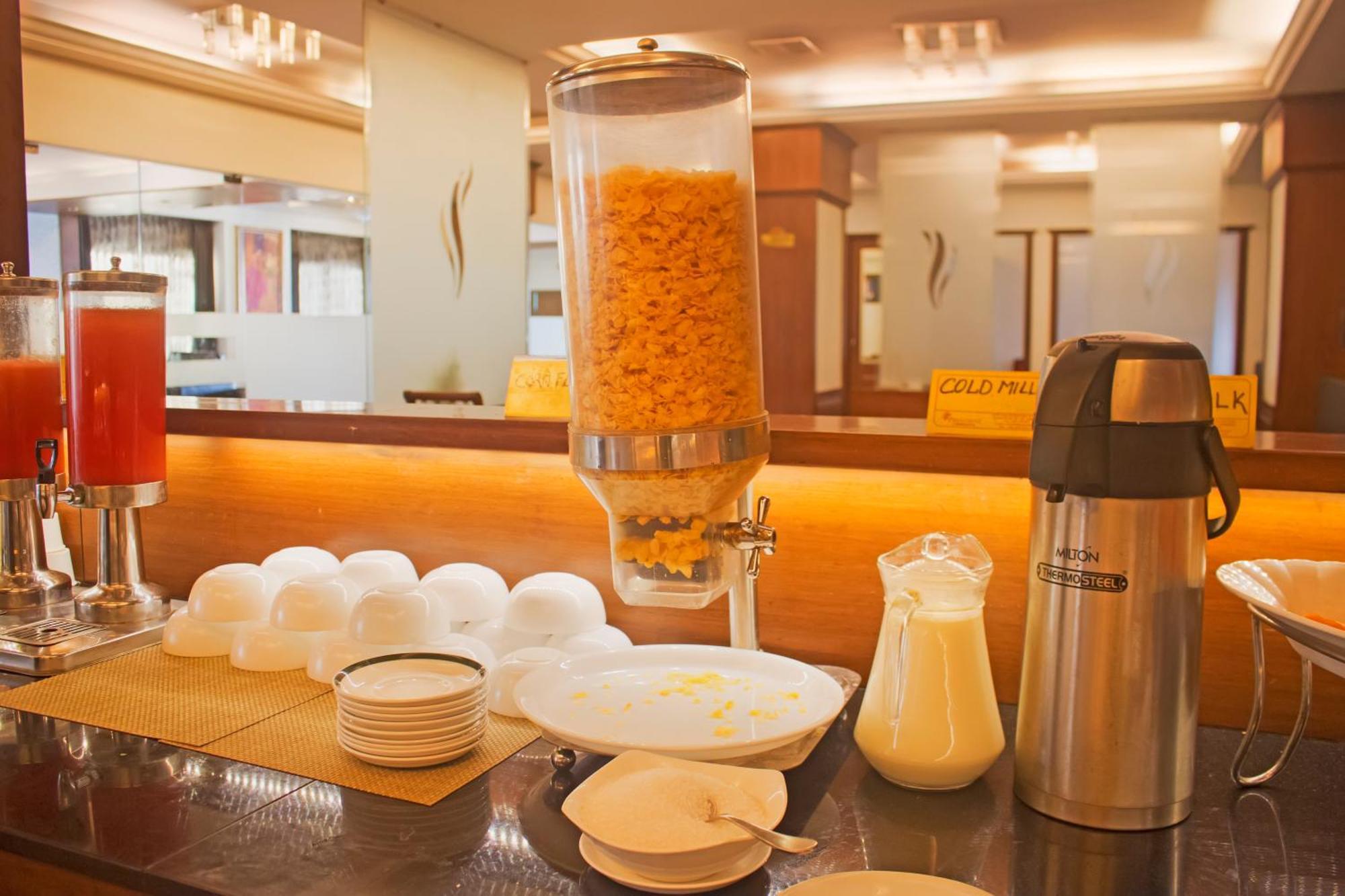 President Hotel Mysuru Zewnętrze zdjęcie