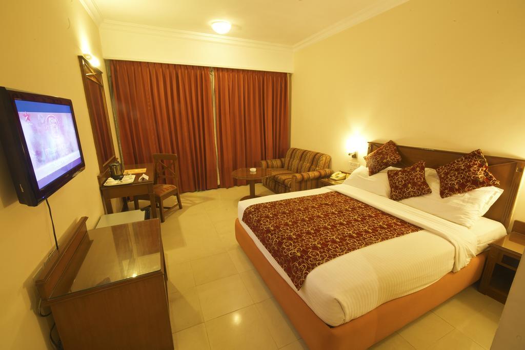 President Hotel Mysuru Zewnętrze zdjęcie
